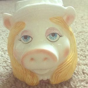 Muppets miss piggy nursery item